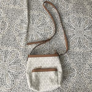 Crossbody bag